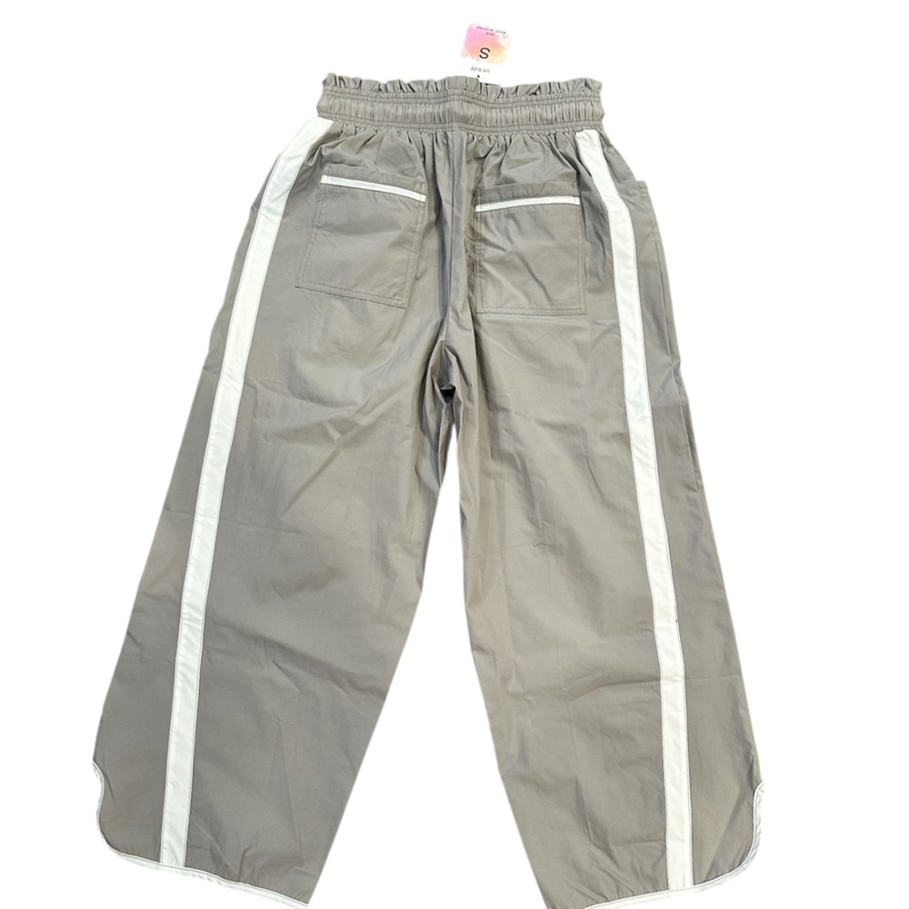 Amazon Women's Gray Wide Leg Pants with White Stripes Size Small NWT - Picture 2 of 5